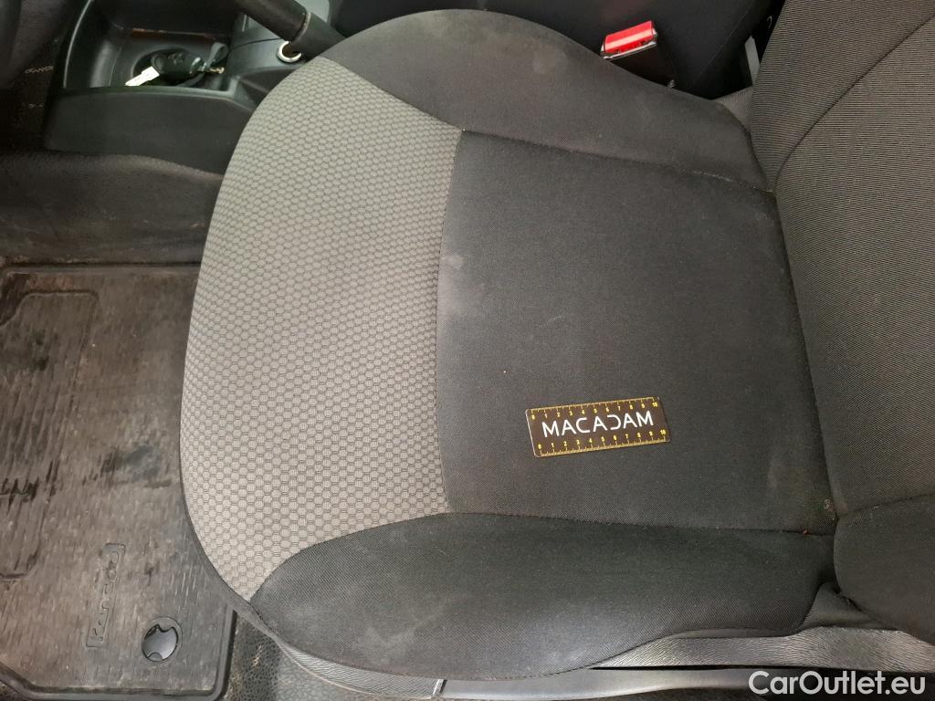  Renault  Kangoo RENAULT  Express / 2013 / 4P / Fourgonnette Extra R-Link dCi 90 #64