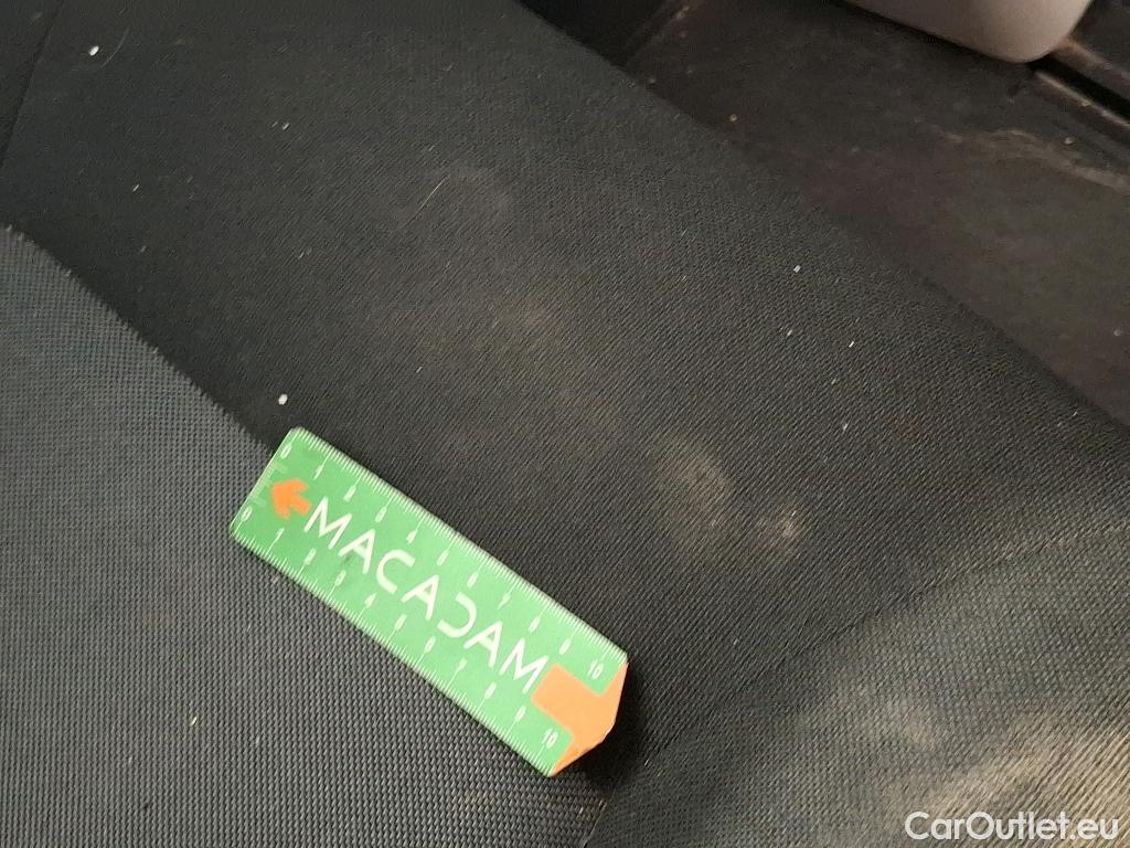  Renault  Master  III Fourgon L2H2 3 5 Grand Confort dCi 135CV BVM6 7 Sieges E6dT #38