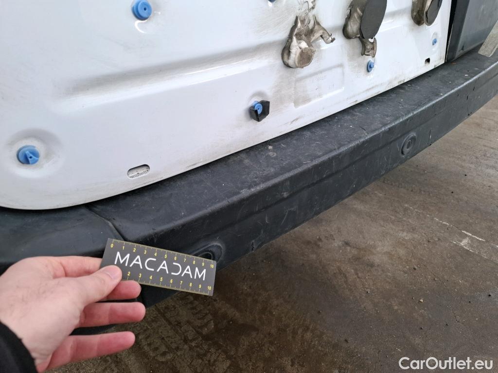  Renault  Master  III Fourgon L2H2 3 5 Grand Confort dCi 135CV BVM6 E6dT #83