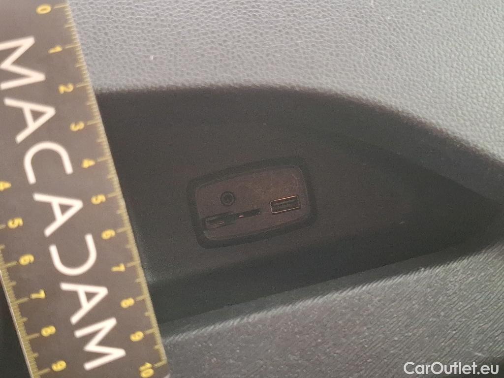  Renault  Kangoo RENAULT  Express / 2013 / 4P / Fourgonnette Extra R-Link dCi 90 #41