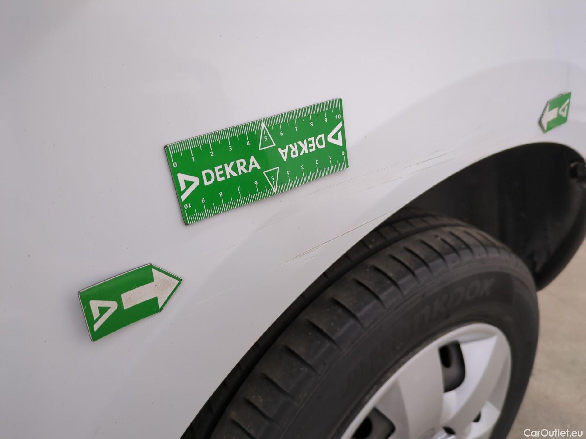  Renault  Kangoo RENAULT  Express / 2013 / 4P / Fourgonnette Extra R-Link dCi 75 #26