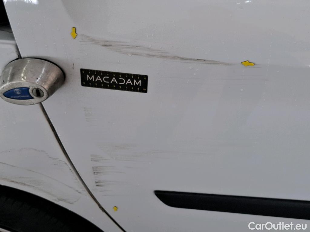  Renault  Kangoo RENAULT  Express / 2013 / 4P / Fourgonnette Extra R-Link dCi 90 #23