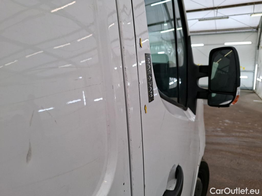  Renault  Master  III Fourgon L2H2 3 5 Grand Confort dCi 135CV BVM6 E6dT #30