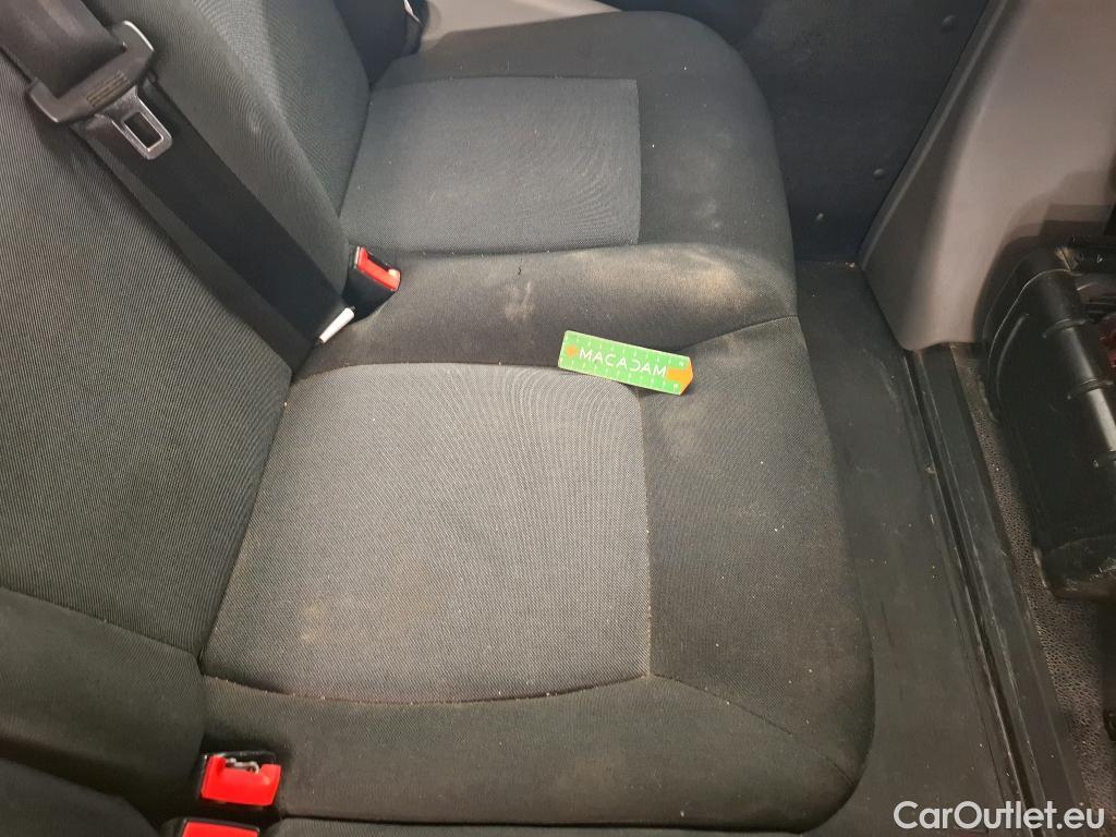  Renault  Master  III Fourgon L2H2 3 5 Grand Confort dCi 135CV BVM6 7 Sieges E6dT #36