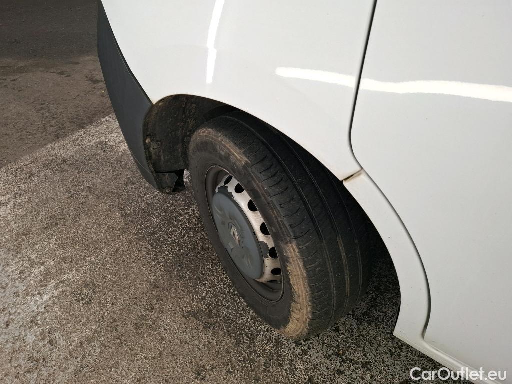  Renault  Master  III Fourgon L2H2 3 5 Grand Confort dCi 135CV BVM6 7 Sieges E6dT #13