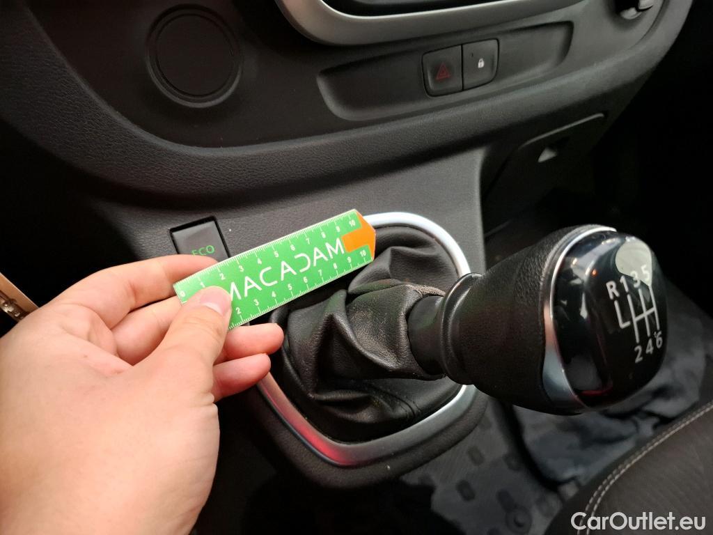  Renault  Trafic RENAULT  / 2019 / 4P / Fourgon tole NV FG GCF L2H1 1300 dCi 95 #18