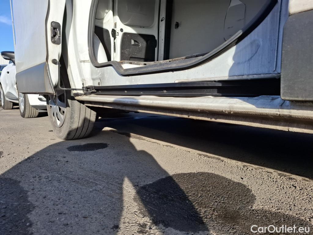  Renault  Trafic RENAULT  / 2019 / 4P / Fourgon tole FG GCF L1H1 1000 dCi 120 #39