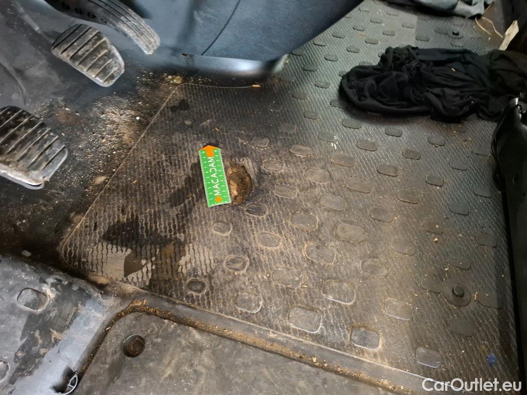  Renault  Trafic RENAULT  / 2019 / 4P / Fourgon tole NV FG GCF L2H1 1300 dCi 95 #20