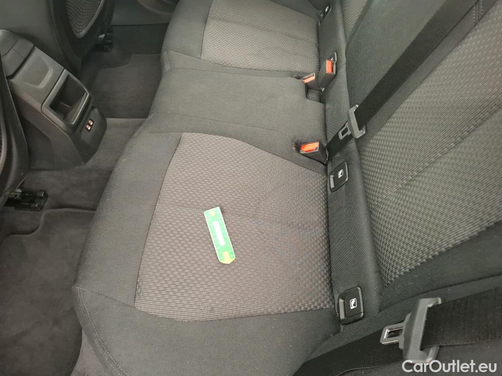  Bmw  Serie 1 BMW Série 1 / 2019 / 5P / Berline 116i DKG7 Business Design #8