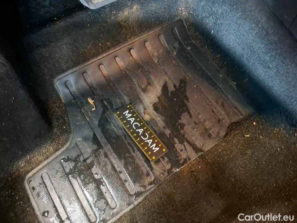  Citroen  C4  X Feel Pack 1.2 PureTech 130CV BVA8 6E #4