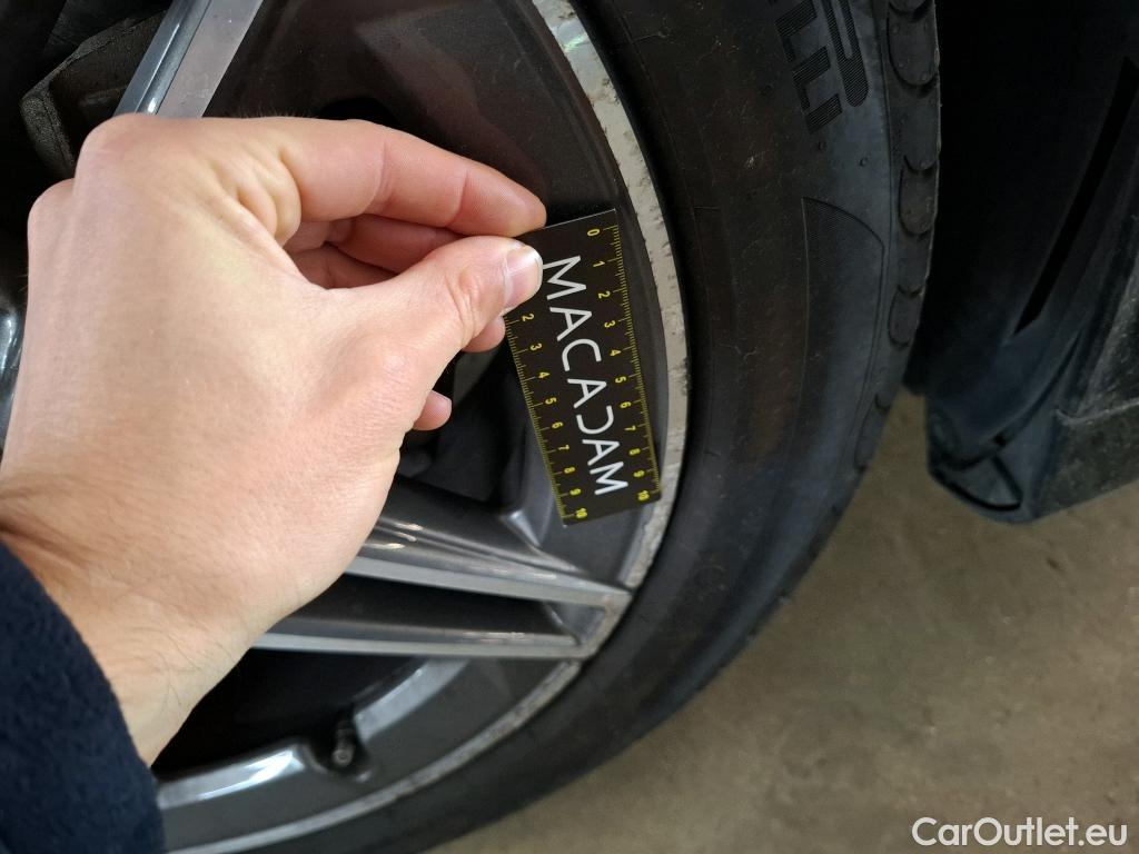  Mercedes  A-Klasse MERCEDES-BENZ Classe A Compact / 2018 / 5P / Berline A 200 AMG Line 7G-DCT #14