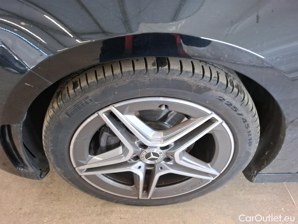  Mercedes  A-Klasse MERCEDES-BENZ Classe A Compact / 2018 / 5P / Berline A 200 AMG Line 7G-DCT #34