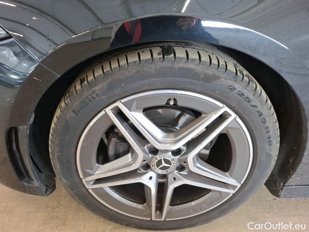  Mercedes  A-Klasse MERCEDES-BENZ Classe A Compact / 2018 / 5P / Berline A 200 AMG Line 7G-DCT #35