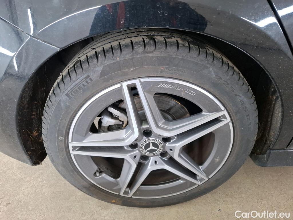  Mercedes  A-Klasse MERCEDES-BENZ Classe A Compact / 2018 / 5P / Berline A 200 AMG Line 7G-DCT #7