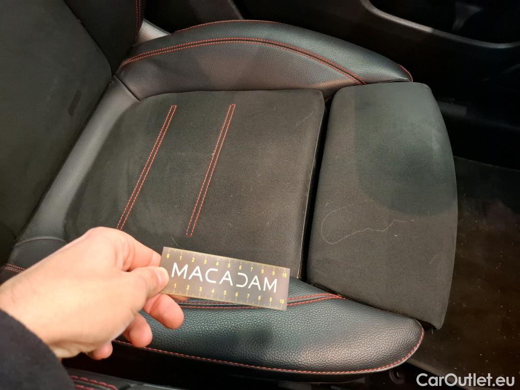  Mercedes  A-Klasse MERCEDES-BENZ Classe A Compact / 2018 / 5P / Berline A 200 AMG Line 7G-DCT #30