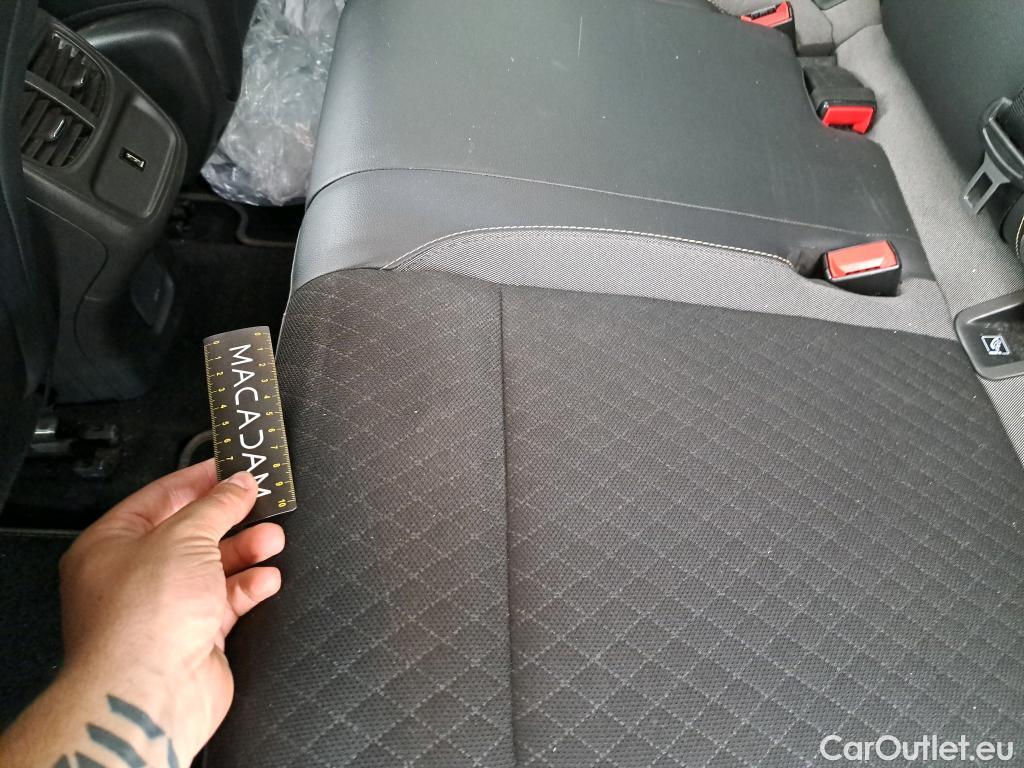  Opel   Grandland X Grandland X Elegance Business 1.5 130CV BVA8 E6d #36