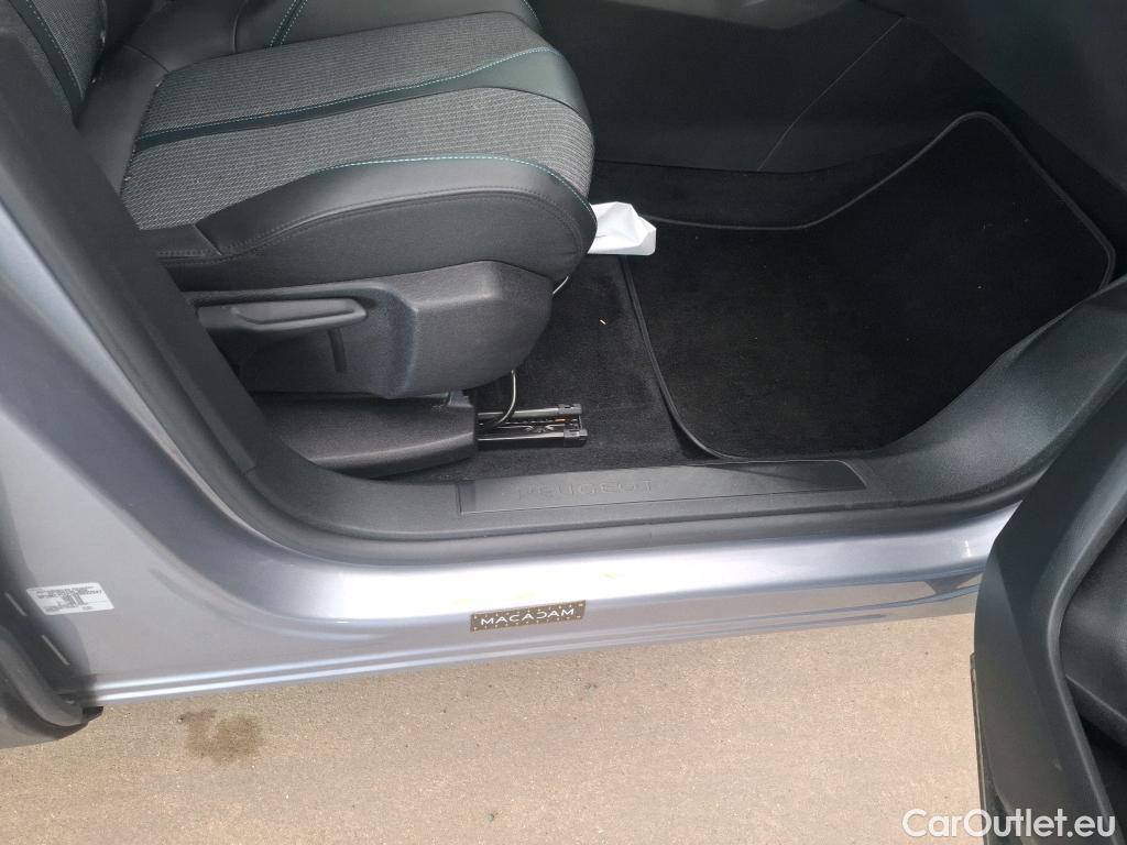  Peugeot  3008  Allure Pack 1.5 HDi 130CV BVA8 E6d #38