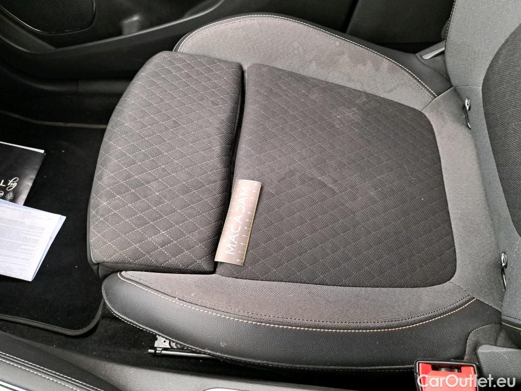  Opel   Grandland X Grandland X Elegance Business 1.5 130CV BVA8 E6d #34