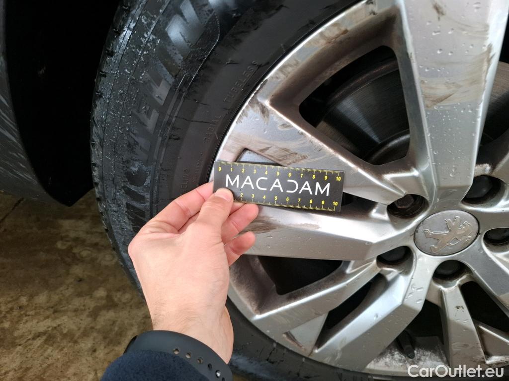  Peugeot  3008  Active Business 1.2 PureTech 130CV BVA8 E6d #40