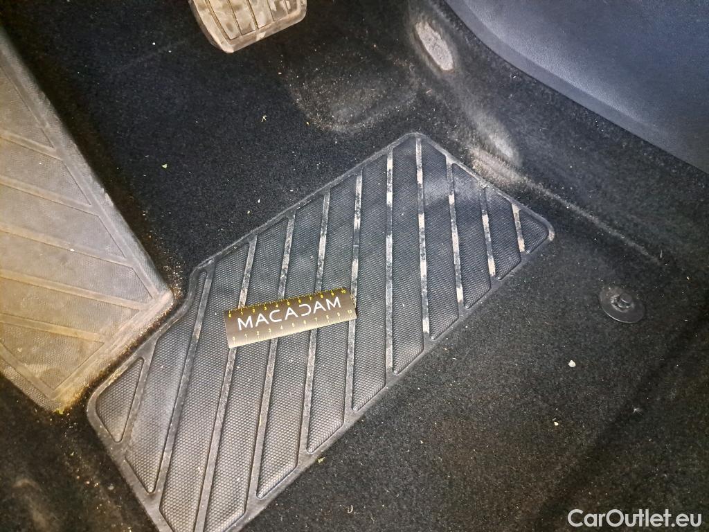  Opel   Grandland X Grandland X Elegance Business 1.5 130CV BVA8 E6d #29