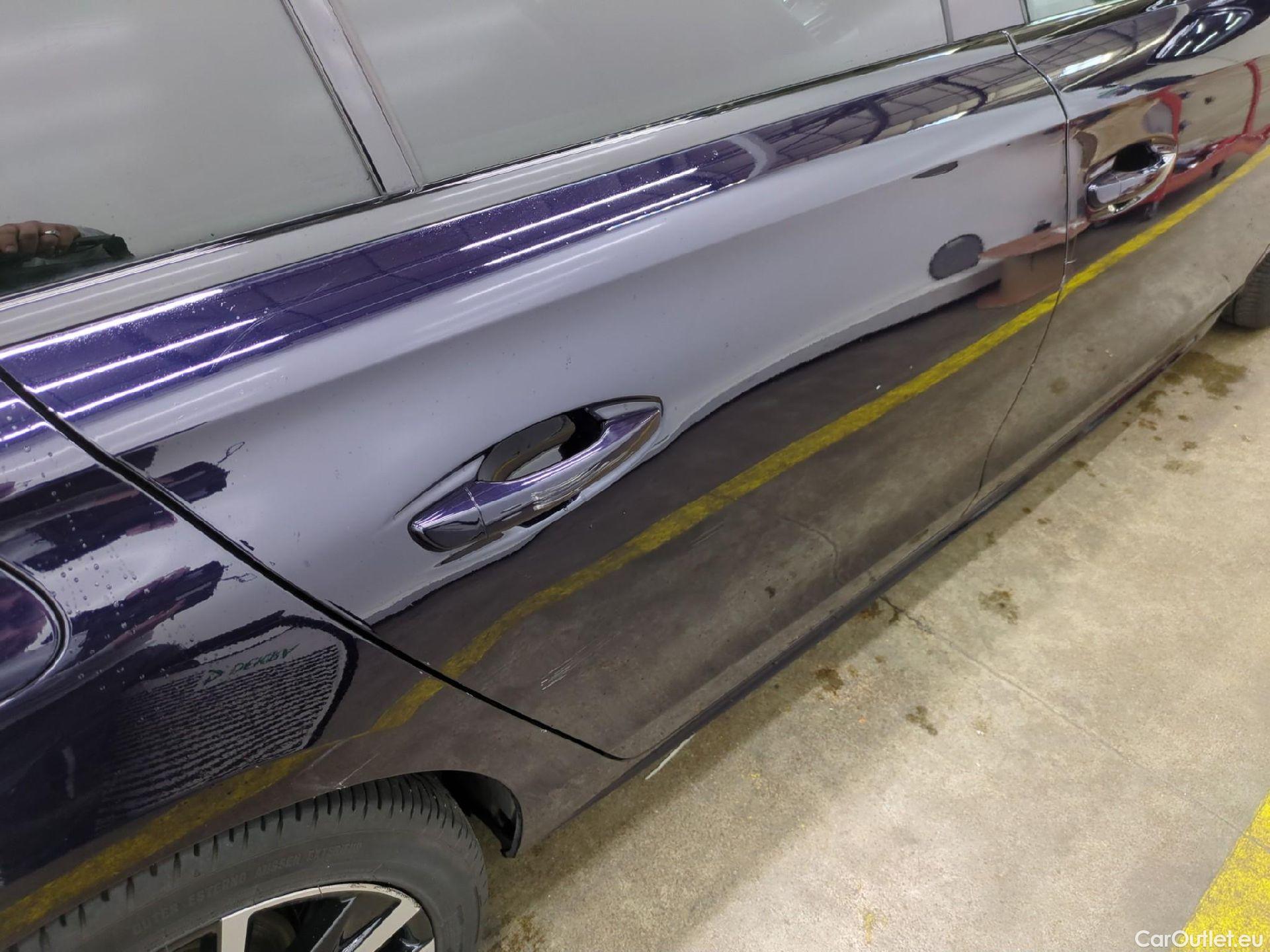  Peugeot  508 PEUGEOT  SW / 2018 / 5P / Break HYBRID 225 E-EAT8 GT #50