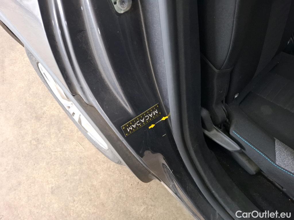  Peugeot  5008  Active Pack 1.5 HDi 130CV BVA8 7 Sieges E6d #1