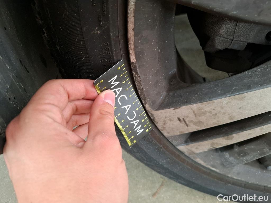  Peugeot  3008  Allure 1.5 HDi 130CV BVA8 E6d #40