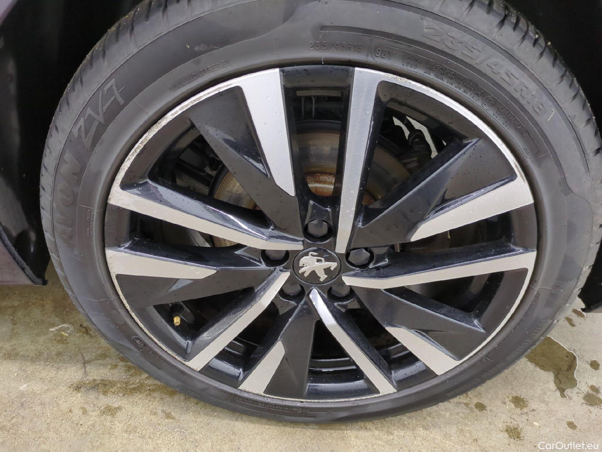  Peugeot  508 PEUGEOT  SW / 2018 / 5P / Break HYBRID 225 E-EAT8 GT #28