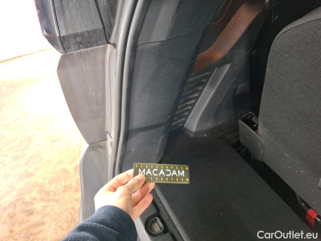  Peugeot  5008  Active Pack 1.5 HDi 130CV BVA8 7 Sieges E6d #50