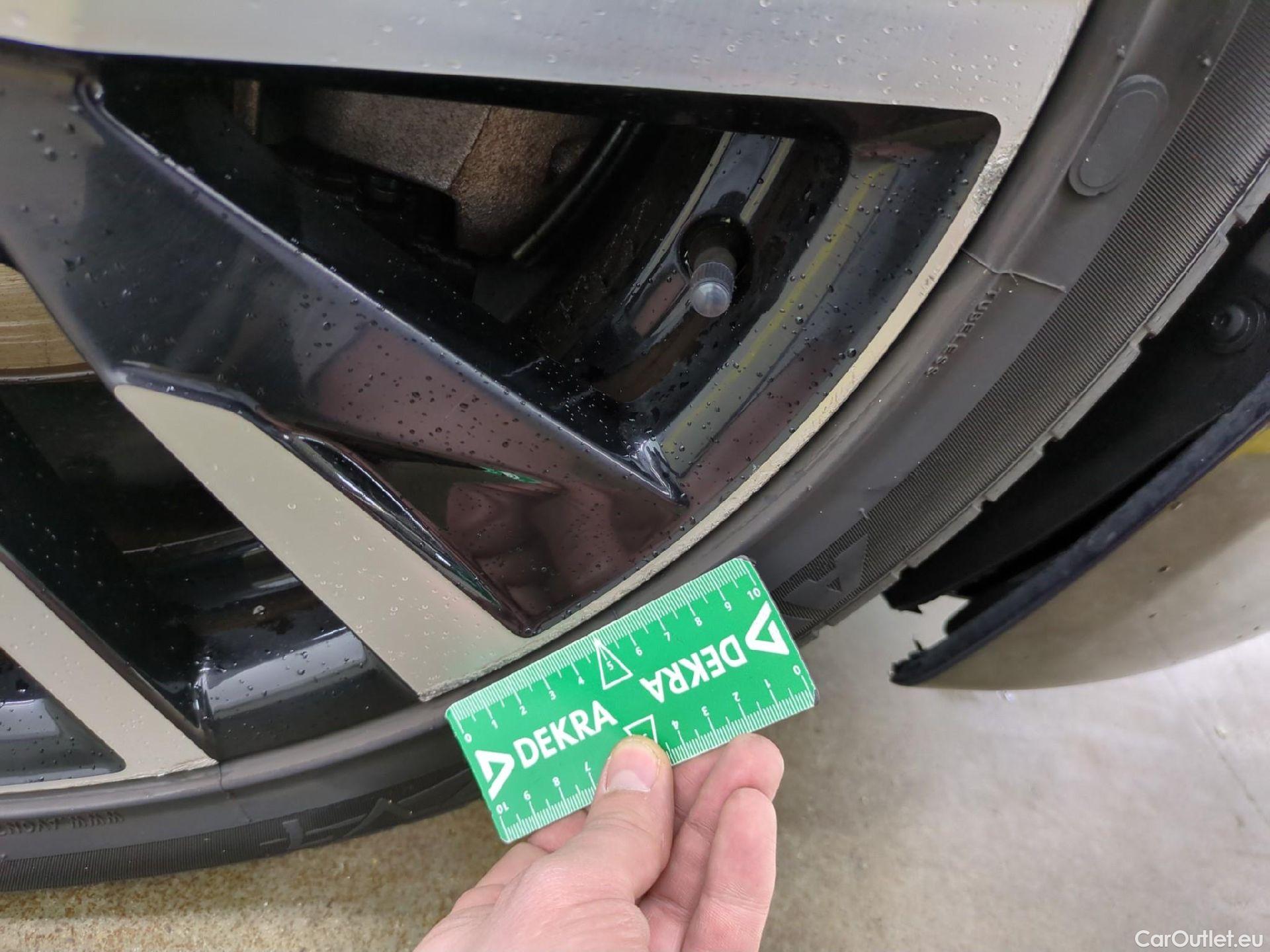  Peugeot  508 PEUGEOT  SW / 2018 / 5P / Break HYBRID 225 E-EAT8 GT #10