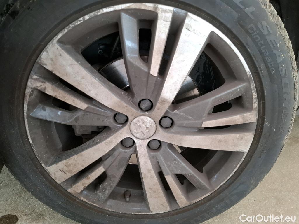  Peugeot  3008  Allure 1.5 HDi 130CV BVA8 E6d #37