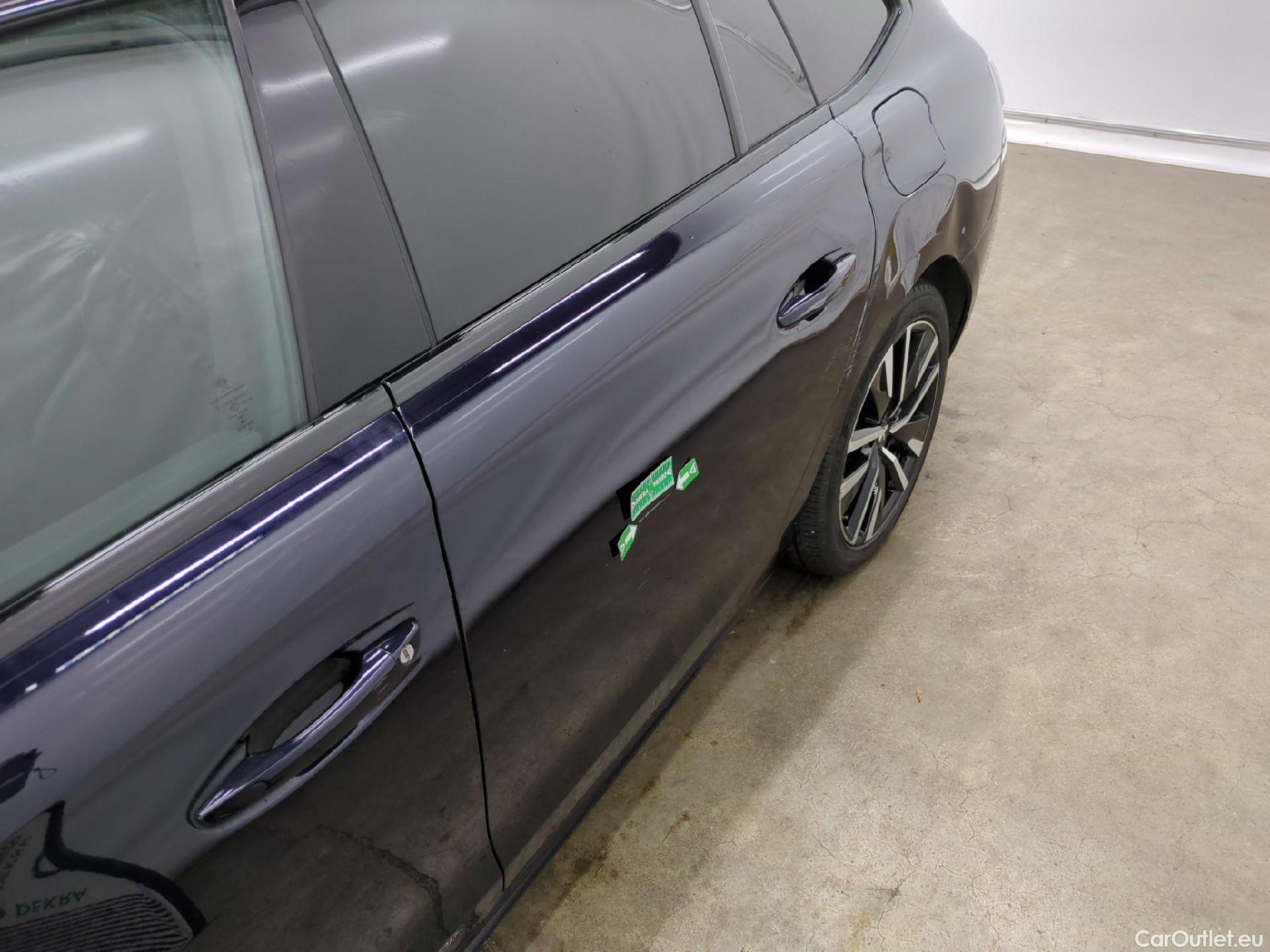  Peugeot  508 PEUGEOT  SW / 2018 / 5P / Break HYBRID 225 E-EAT8 GT #62