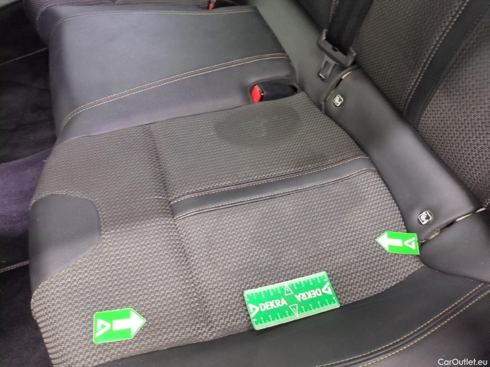  Peugeot  508 PEUGEOT  SW / 2018 / 5P / Break HYBRID 225 E-EAT8 GT #4