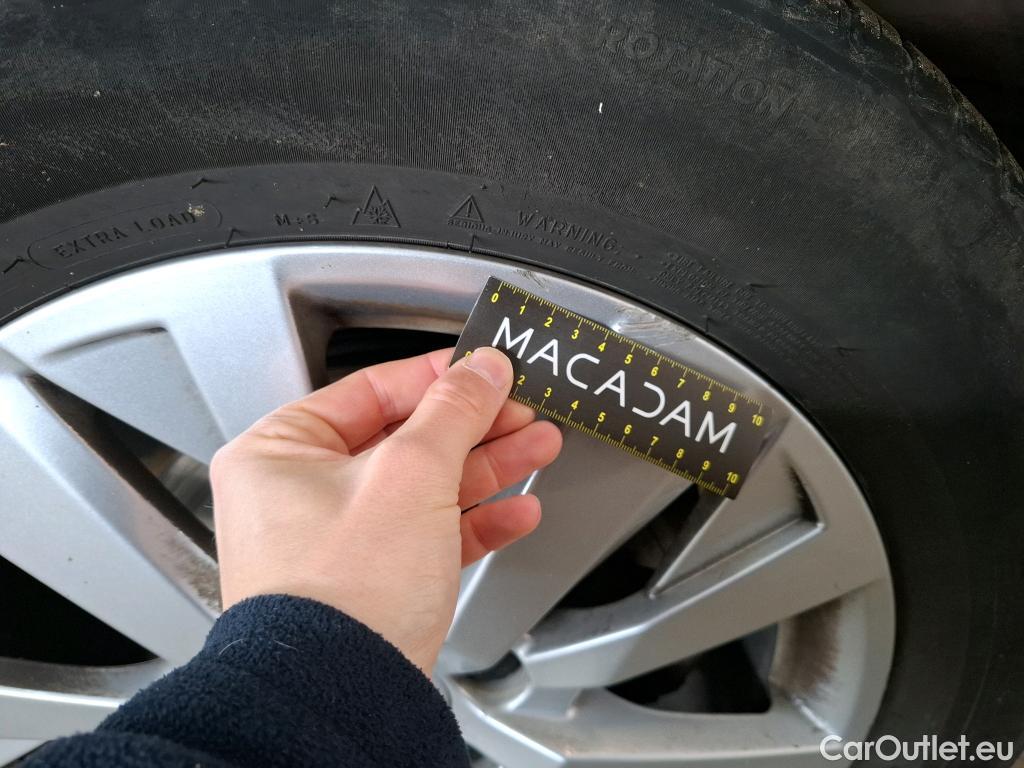  Peugeot  5008  Active Pack 1.5 HDi 130CV BVA8 7 Sieges E6d #49