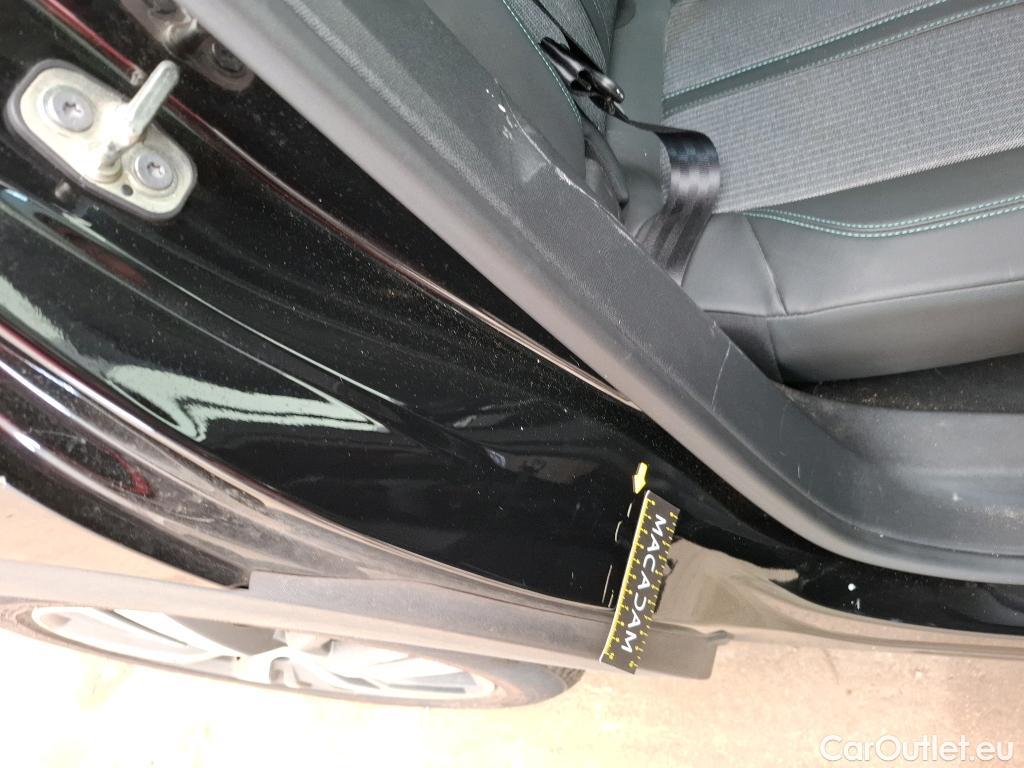  Peugeot  3008  Allure 1.5 HDi 130CV BVA8 E6d #47