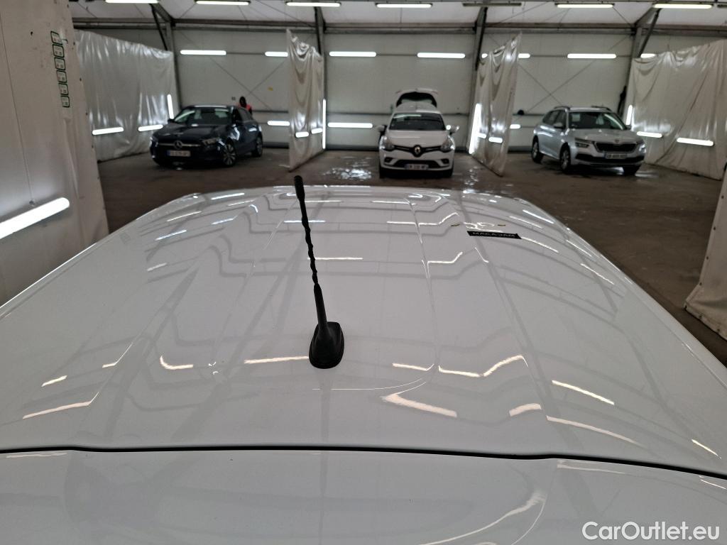  Citroen  C3  Société Feel 1.2 PureTech 80CV BVM5 E6d #1