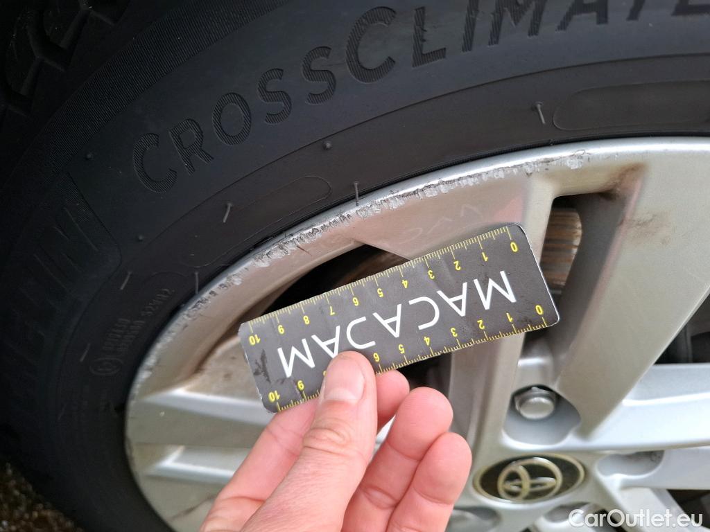  Toyota  Corolla TOYOTA  Touring Sports / 2018 / 5P / Break Hybride 122h Dynamic Business Beyond Zer #3