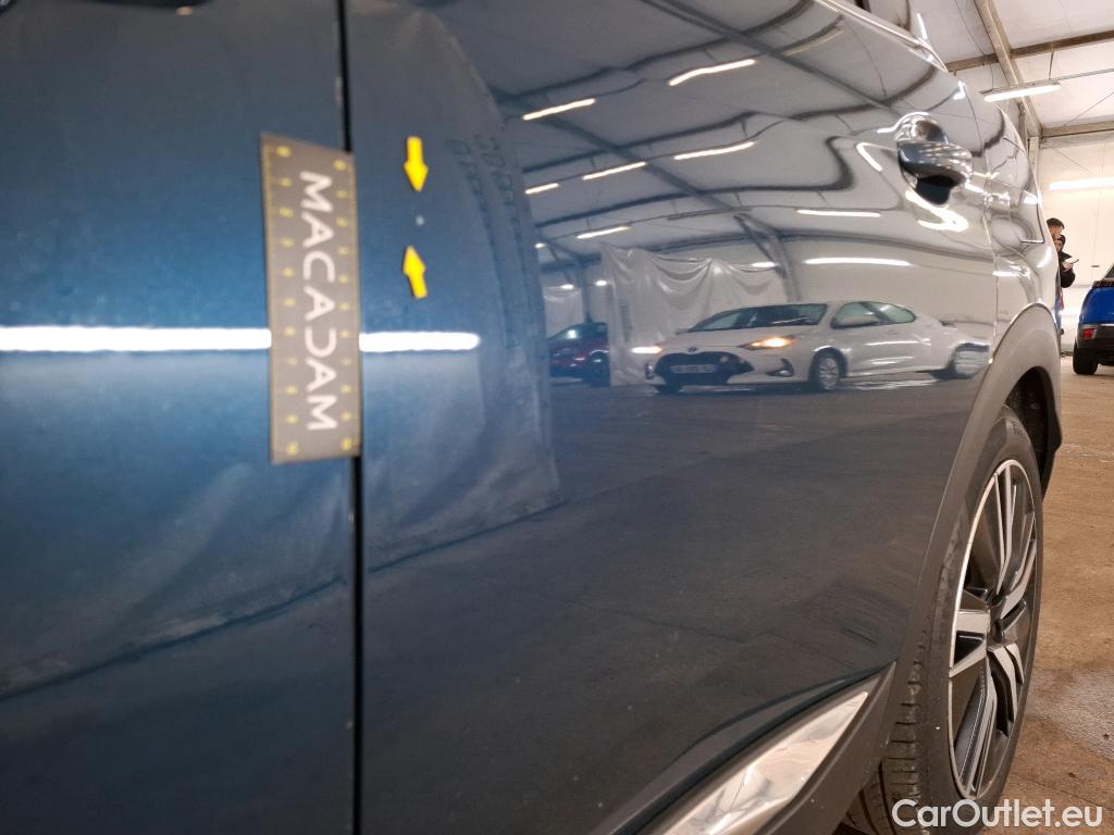  Peugeot  3008 PEUGEOT  / 2020 / 5P / SUV 1.6 HYBRID 225 E-EAT8 GT Pack #29