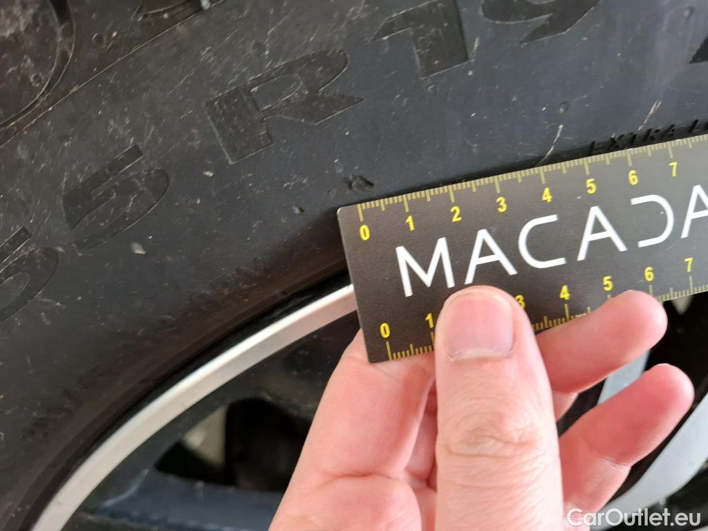  Peugeot  3008 PEUGEOT  / 2020 / 5P / SUV 1.6 HYBRID 225 E-EAT8 GT Pack #7