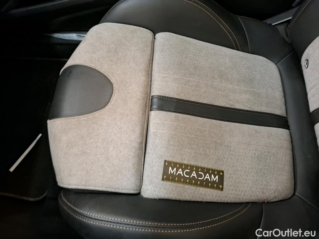  Peugeot  3008 PEUGEOT  / 2020 / 5P / SUV 1.6 HYBRID 225 E-EAT8 GT Pack #22