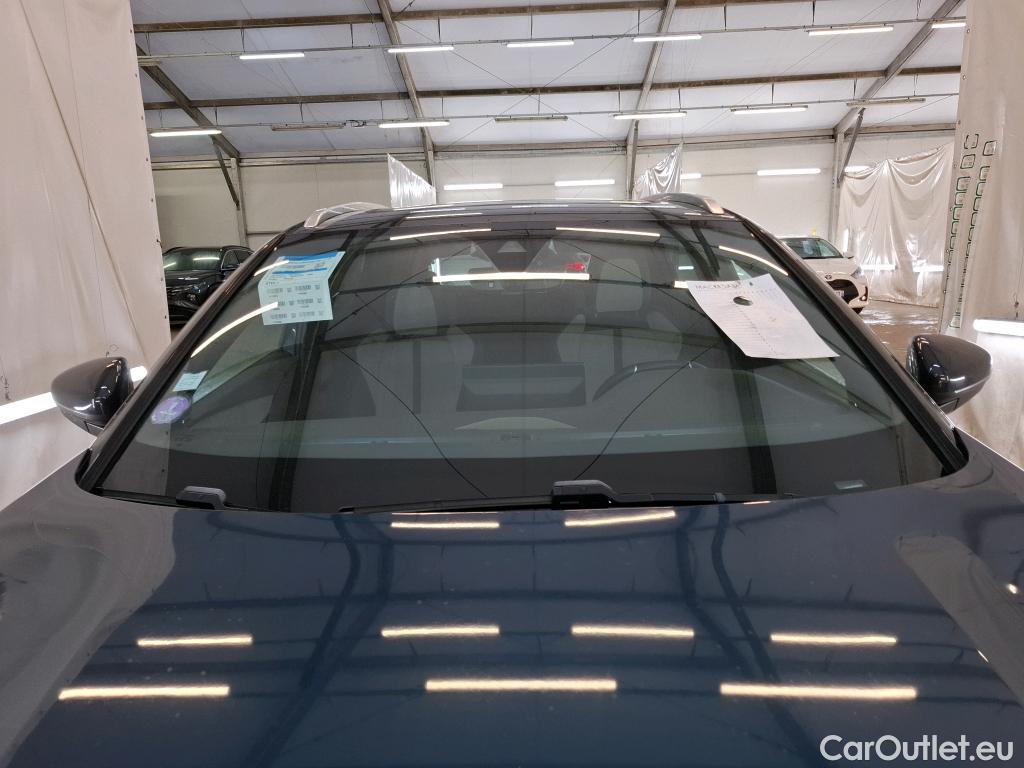  Peugeot  3008 PEUGEOT  / 2020 / 5P / SUV 1.6 HYBRID 225 E-EAT8 GT Pack #21