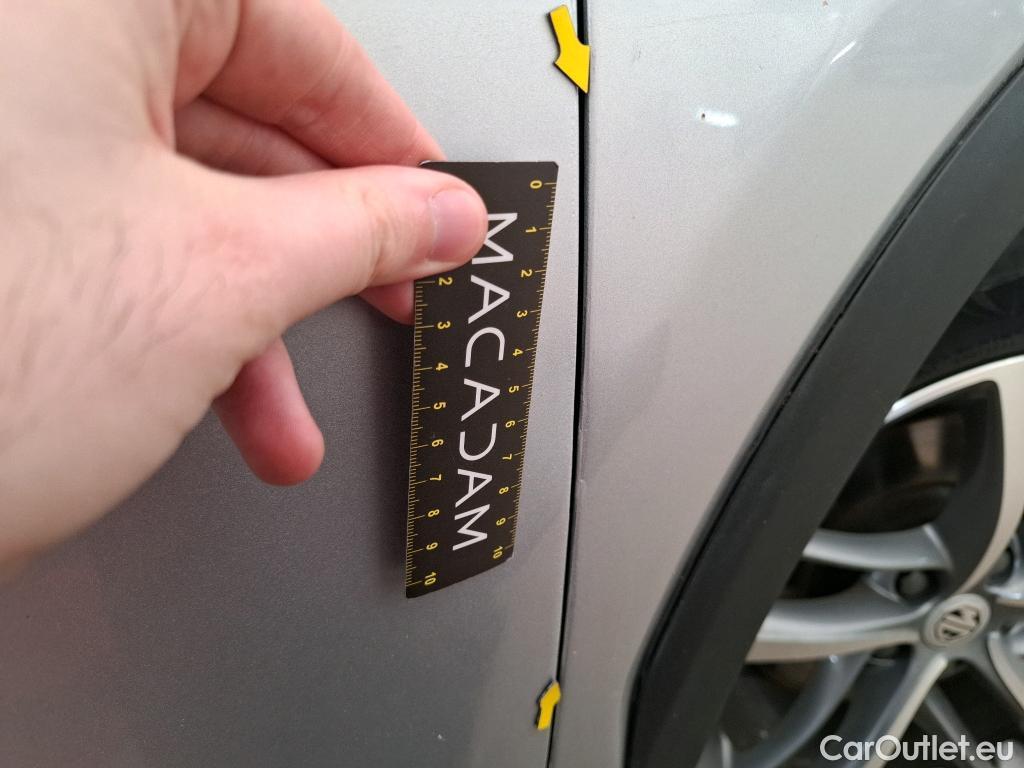  MG  EHS MG  / 2021 / 5P / SUV 1.5T GDI PHEV Luxe Auto OPERATION STOCK #10