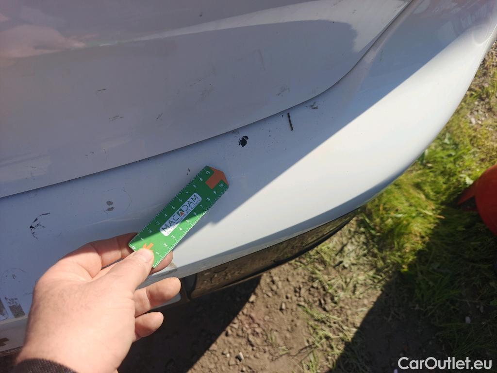  Peugeot  208 PEUGEOT  / 2019 / 5P / berlina con portón PureTech 73kW (100CV) Allure #23