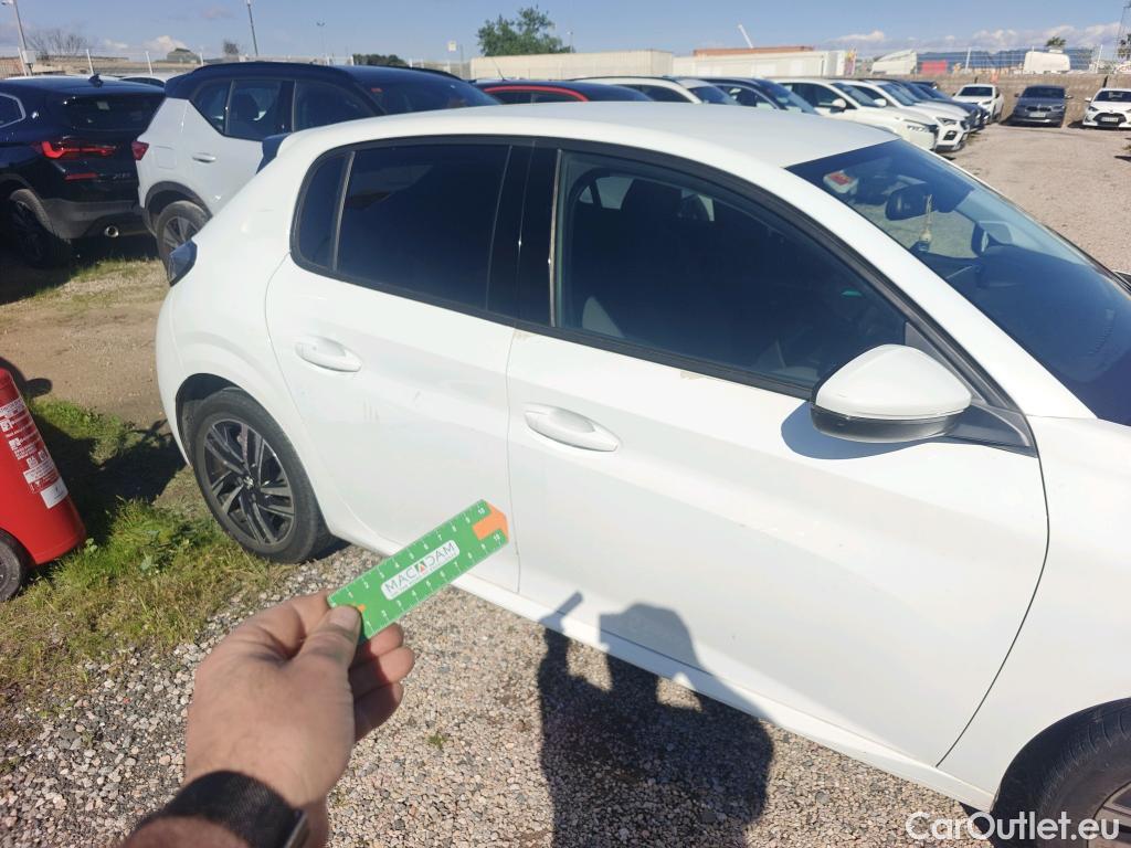  Peugeot  208 PEUGEOT  / 2019 / 5P / berlina con portón PureTech 73kW (100CV) Allure #8