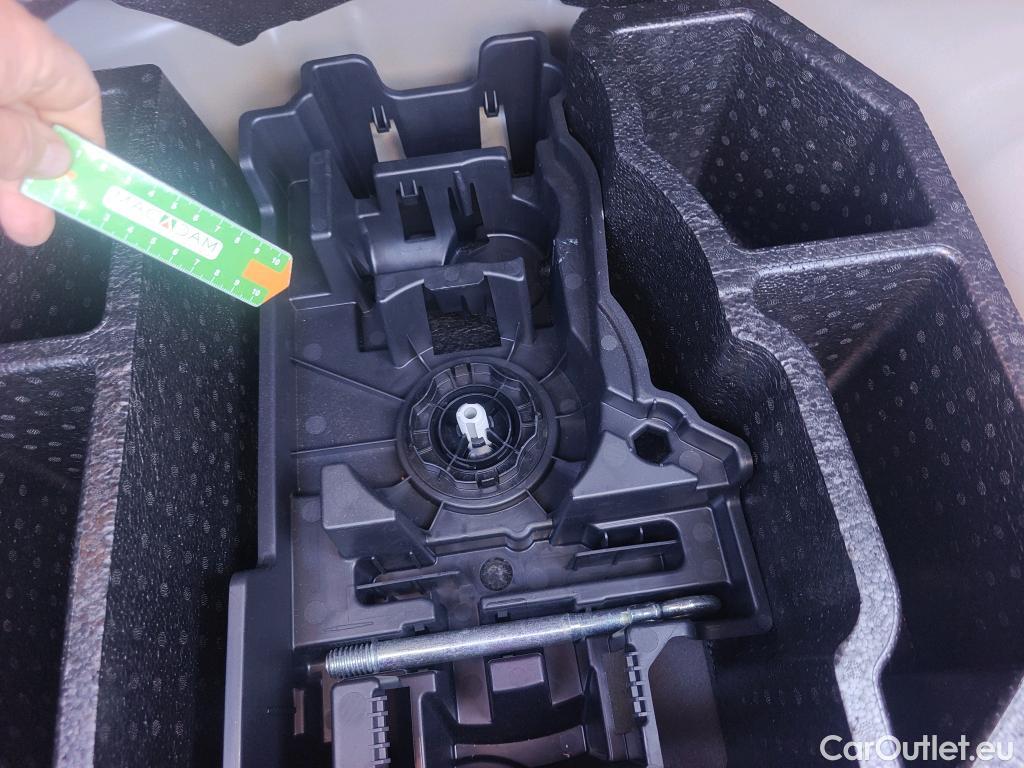  Peugeot  208 PEUGEOT  / 2019 / 5P / berlina con portón PureTech 73kW (100CV) Allure #11