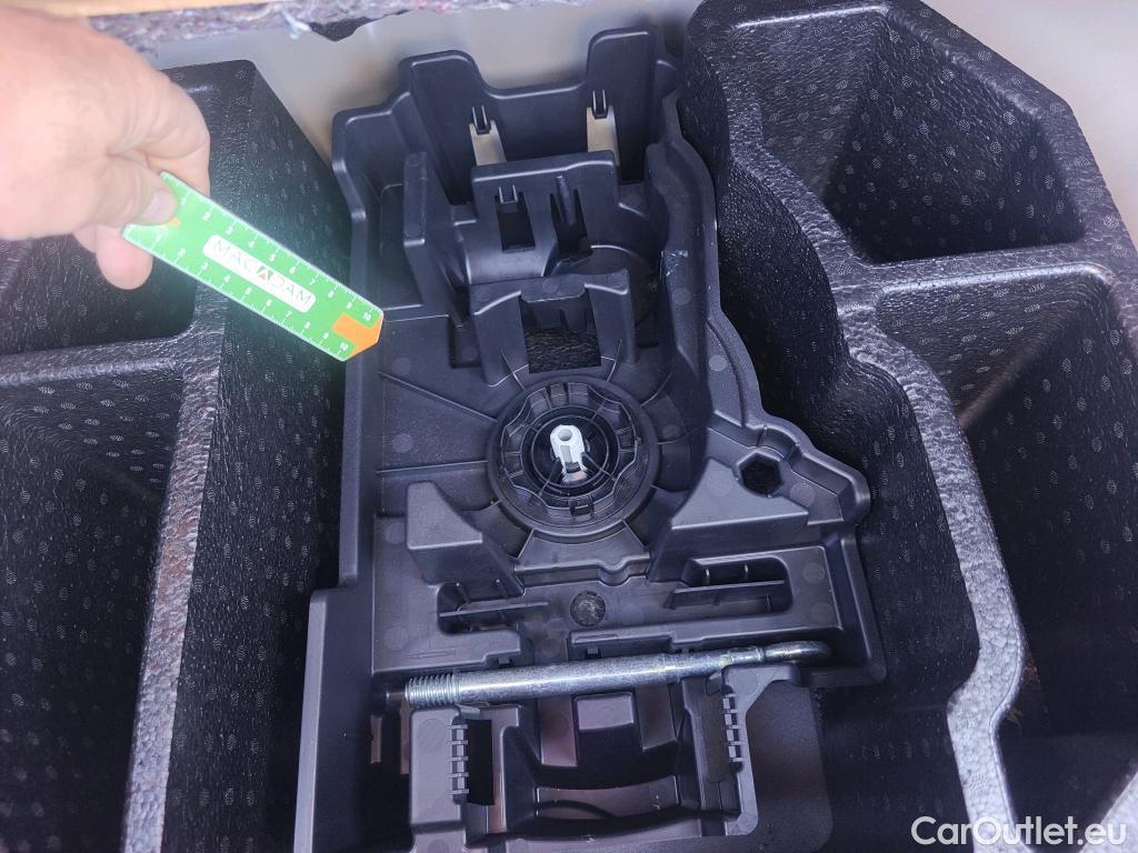  Peugeot  208 PEUGEOT  / 2019 / 5P / berlina con portón PureTech 73kW (100CV) Allure #12