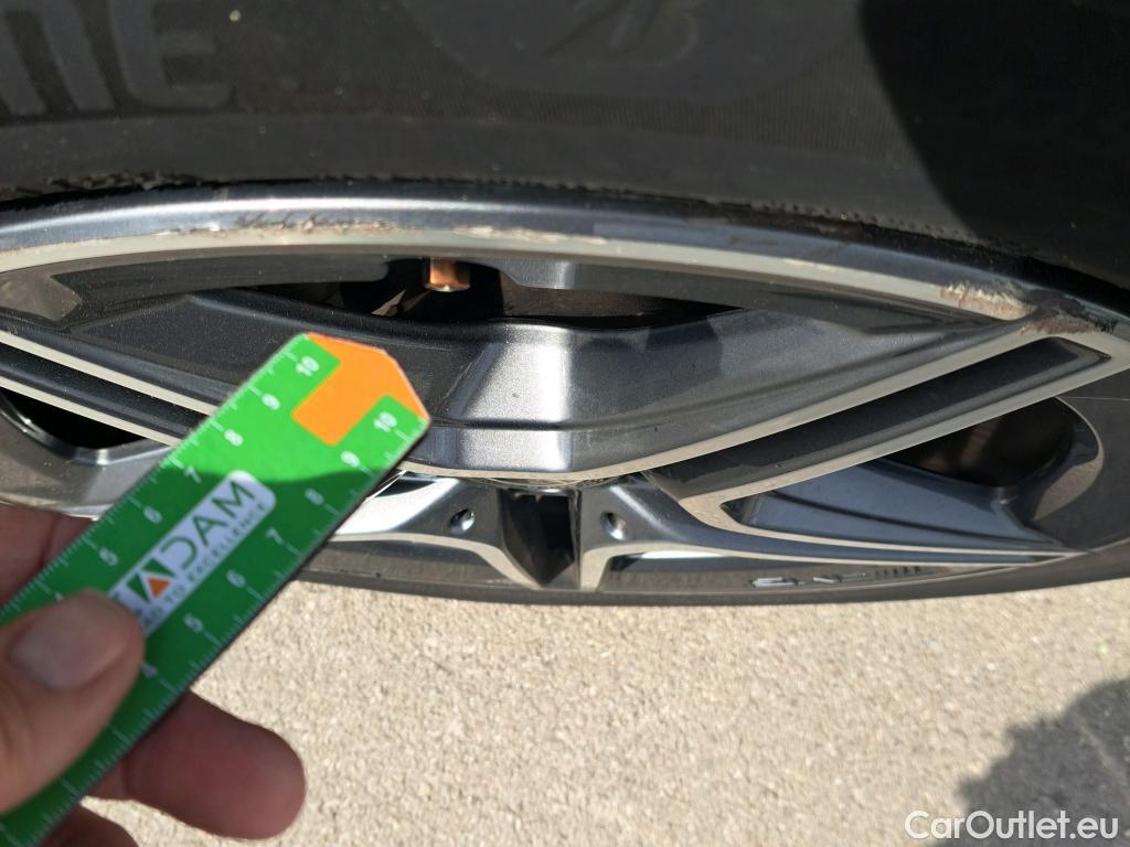  Mercedes  G-Klasee MERCEDES-BENZ GLC Coupé / 2019 / 5P / coupé GLC 300 de 4MATIC (AC) #4