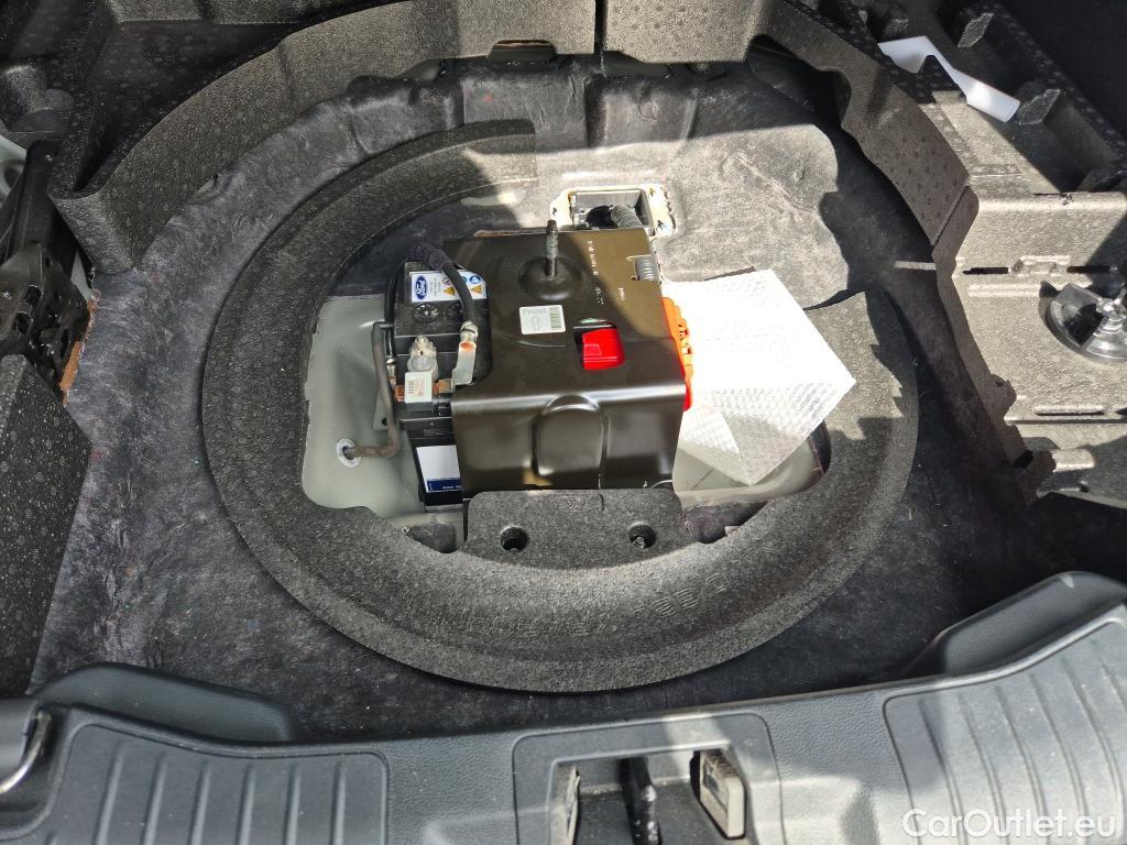  Ford  Kuga  ST-Line X Plug-In Hybrid 2.5 225CV ATV E6d #7