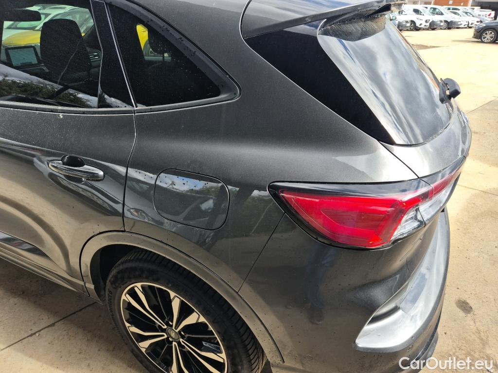  Ford  Kuga  ST-Line X Plug-In Hybrid 2.5 225CV ATV E6d #28