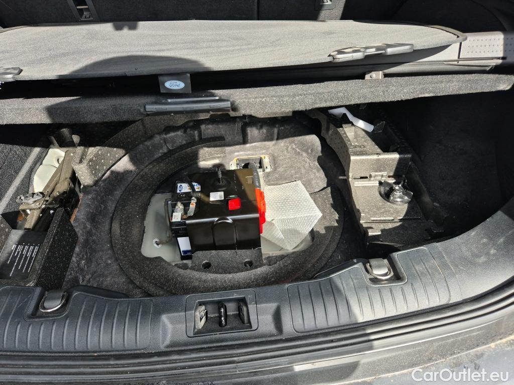  Ford  Kuga  ST-Line X Plug-In Hybrid 2.5 225CV ATV E6d #6